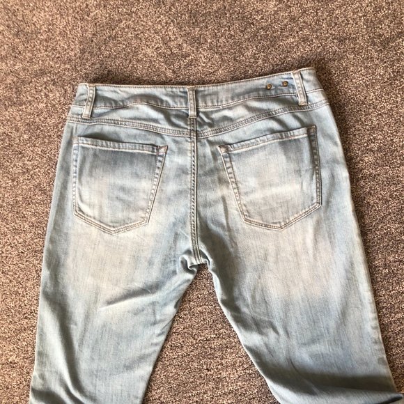 CAbi Brett Boyfriend Jean - Style #748 - Size 6 - Picture 4 of 16